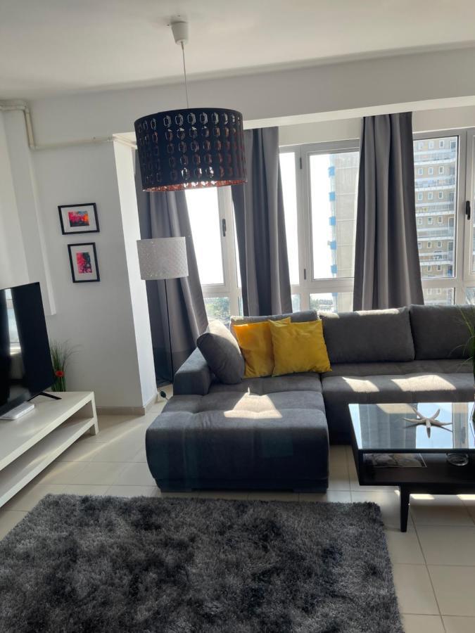 Apartment Happiness By Nicole Jutka, Visual Artist Olimp Extérieur photo